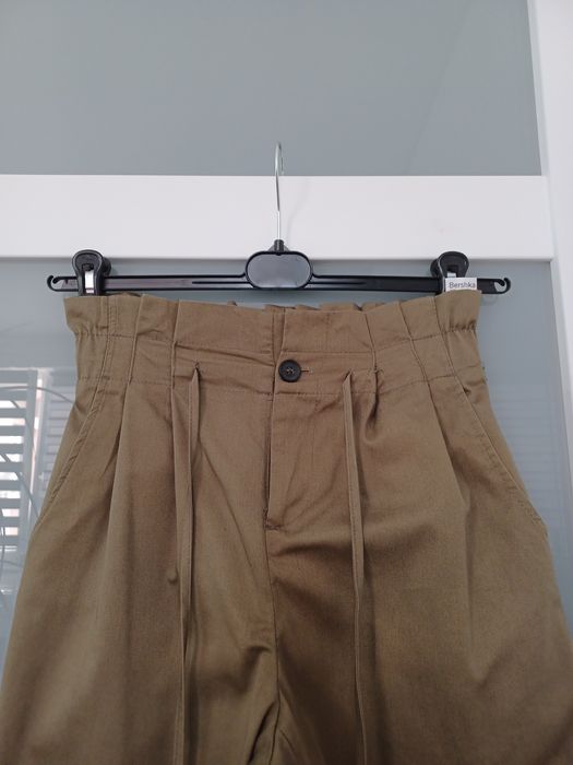 Cudne spodnie Bershka