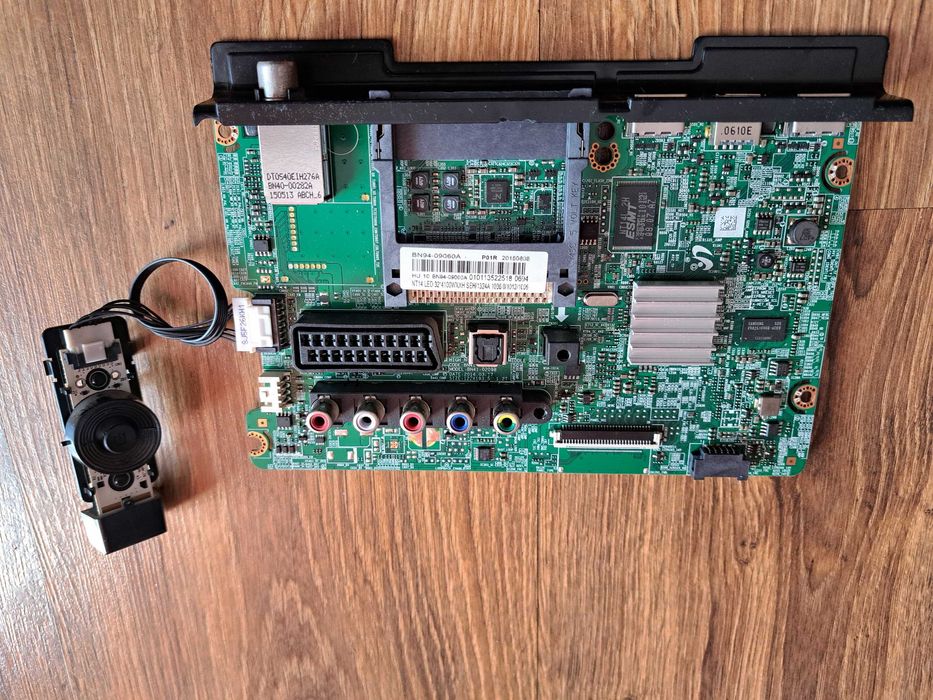 Płyta główna UE32J4100AW UE32J4100 SAMSUNG 32".