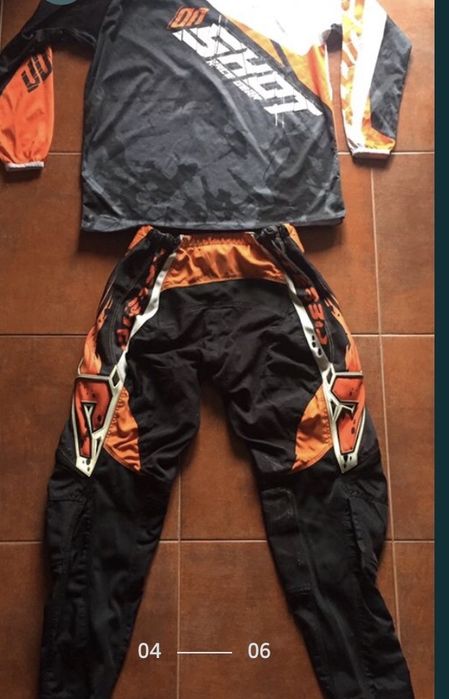 Fato motocross em bom estado