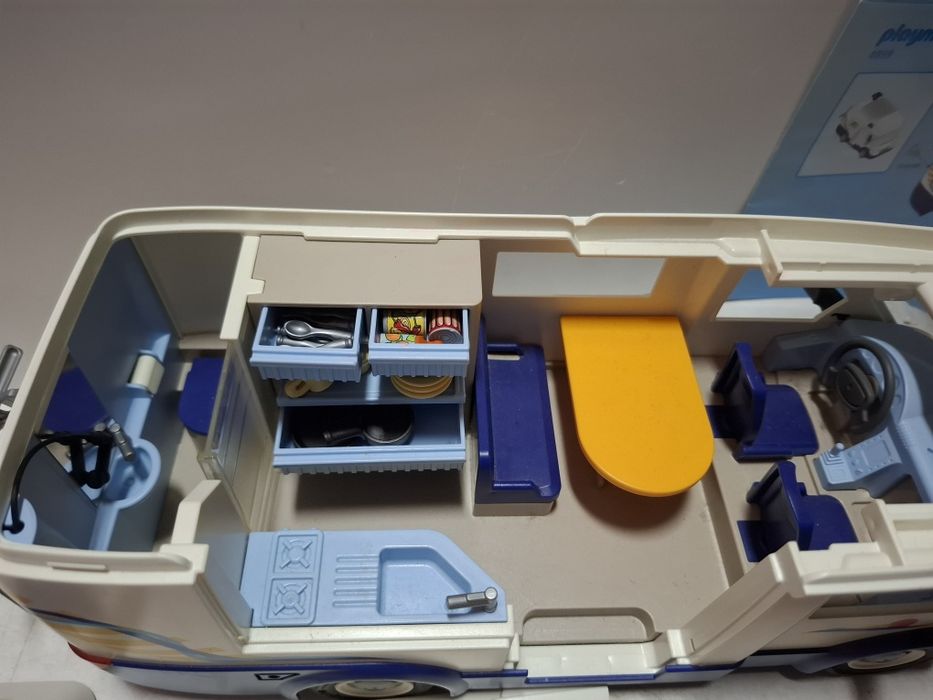 Playmobil 4859 Kamper z załoga