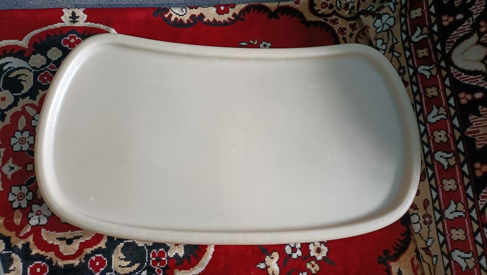Продам  столик для стульчика Chicco Polly.