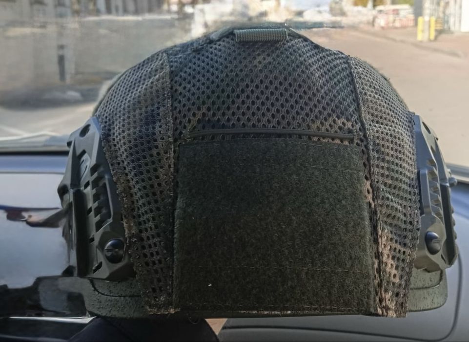 Тактичний безвушний шолом