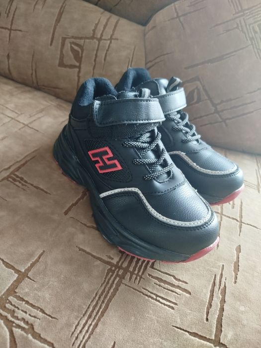 Осінні кросівки для хлопчика