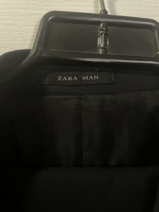 Чоловічий костюм Zara