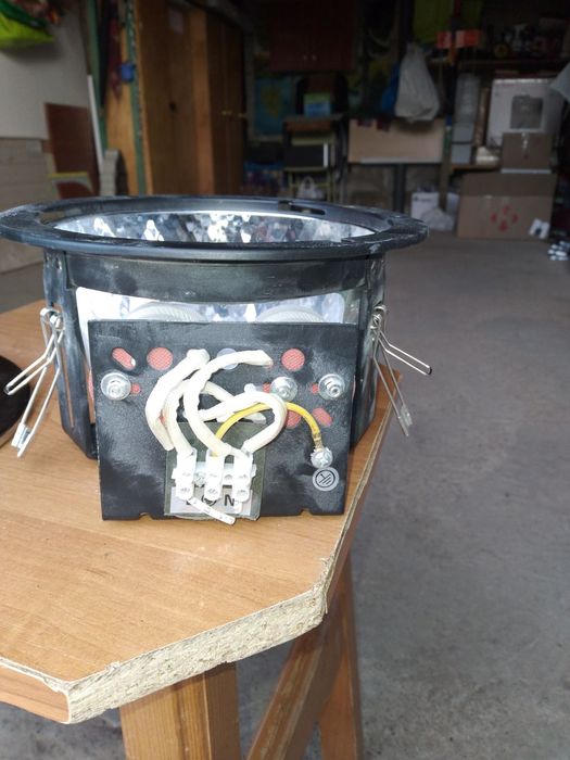 Світильник вмонтований