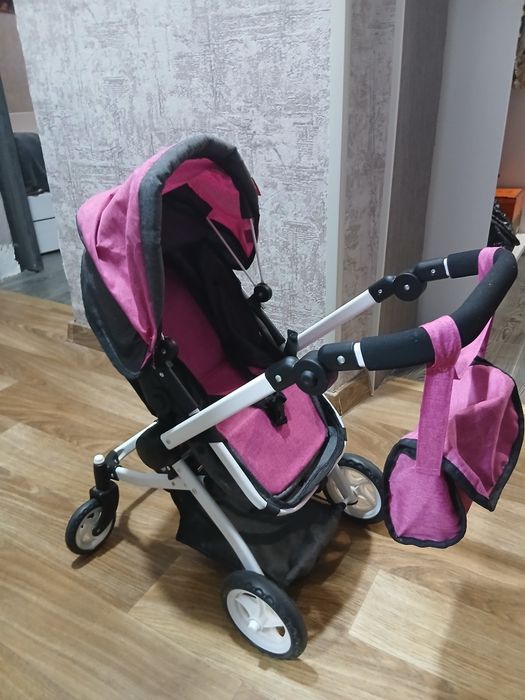 Детская коляска для кукол.