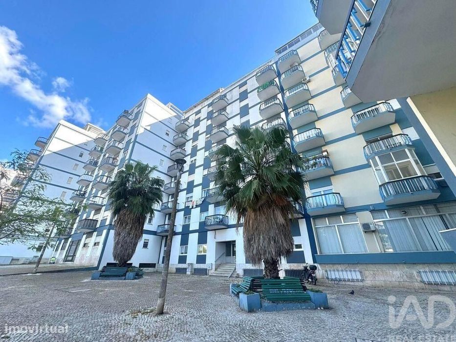 Apartamento T2 em São Sebastião de 90 m2