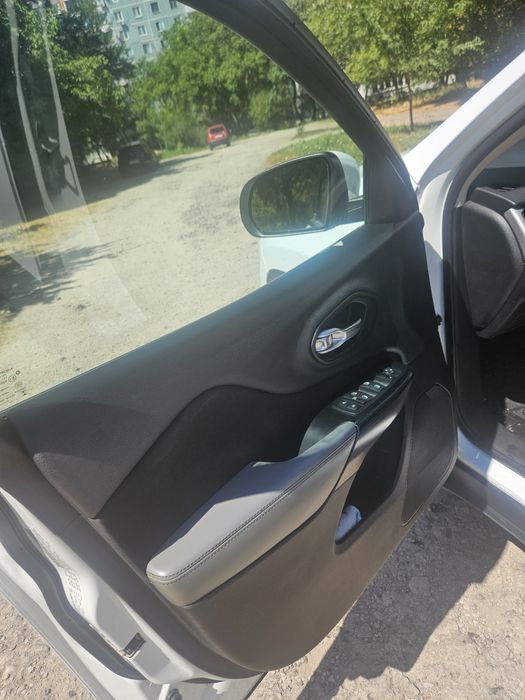 Jeep Cherokee Limited White