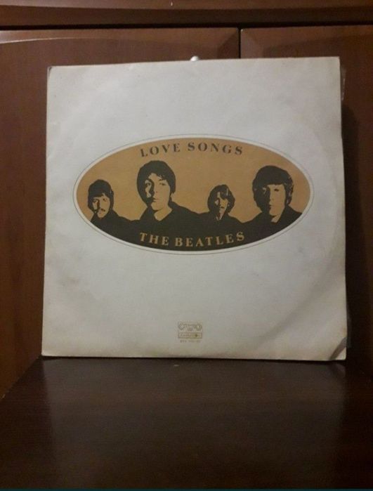 Пластинки битлз.