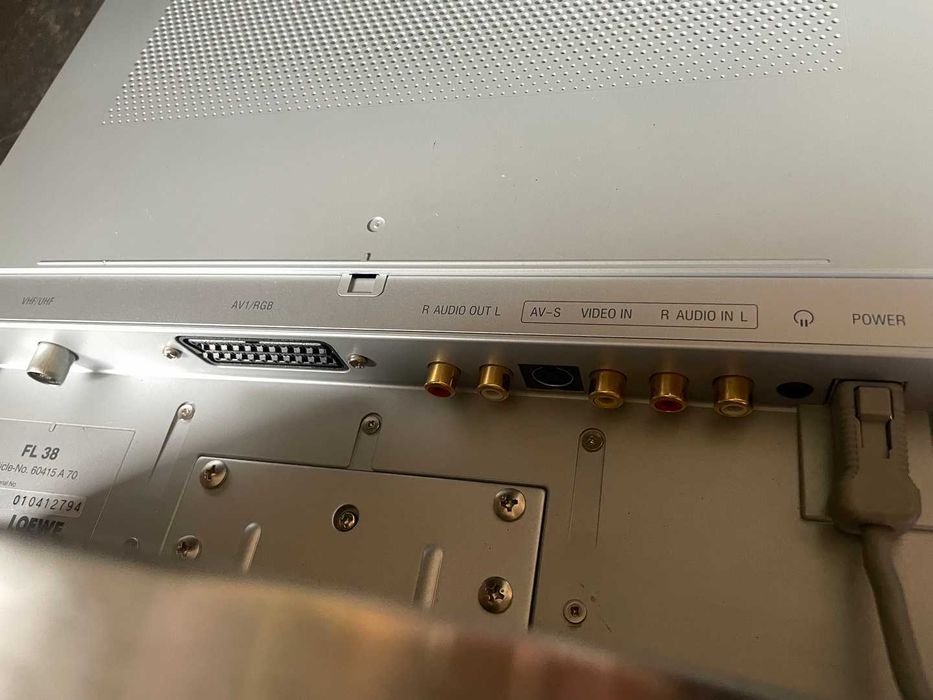 Сверхкомпактный телевизор 15" LOEWE FL38 дизайнерское исполнение