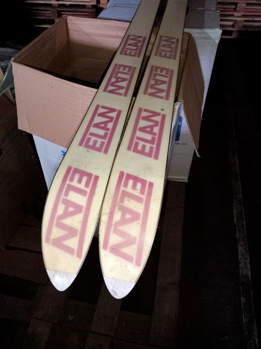 Гірські лижі елан, з кріпленням.