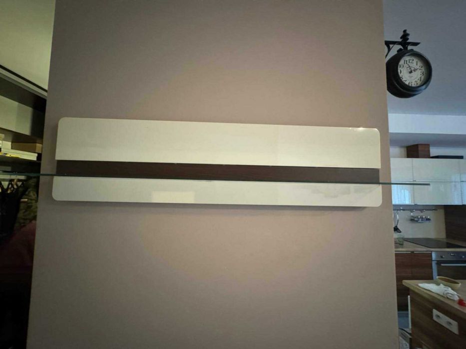 Półka wisząca z kolekcji mebli Agata Meble