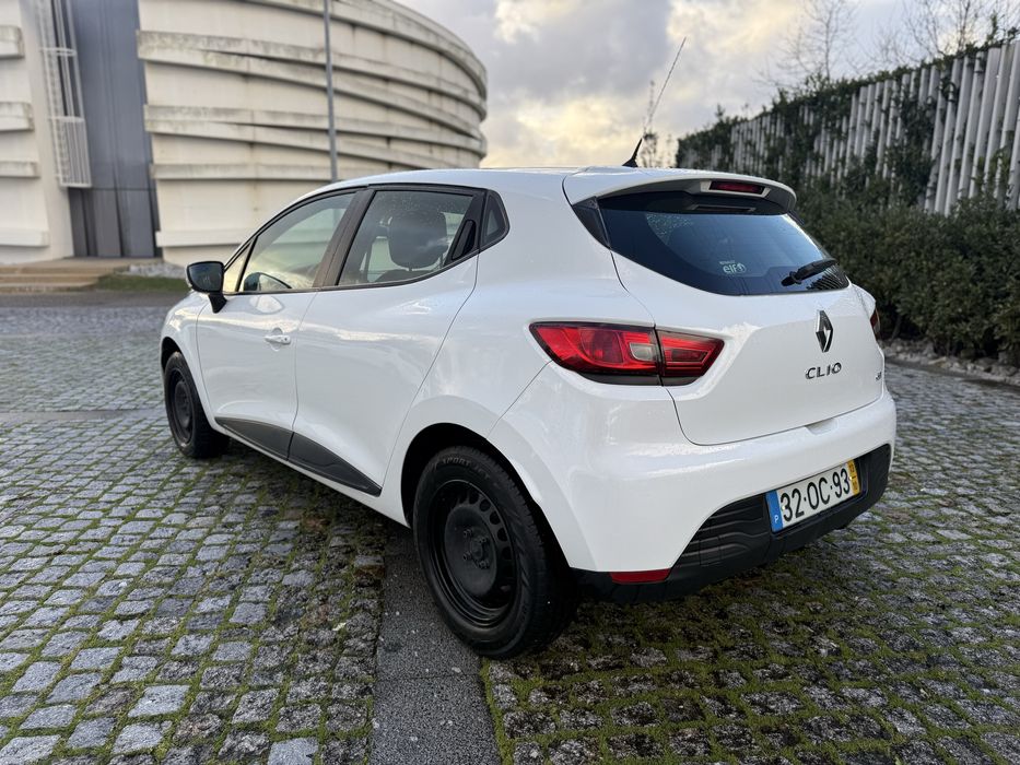 Renault clio 1.5 dci 5 lugares