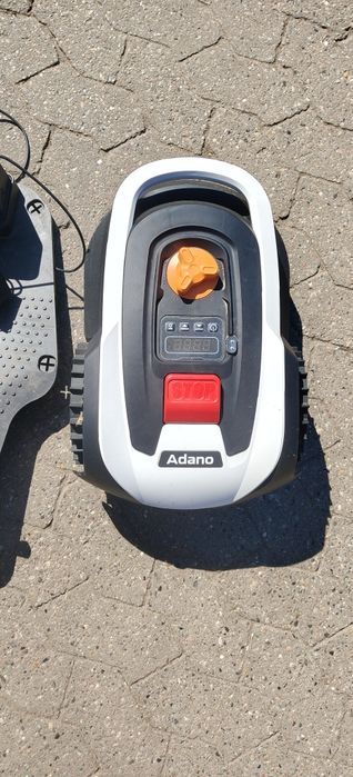 Robot koszący Adano, 100m nowego kabla, nowe kołki