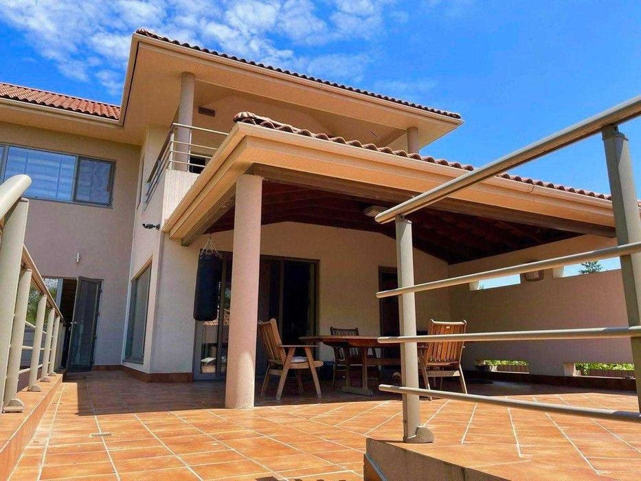 Дом с жилым подвалом 18 соток Свой парк 3 мастер спальни Б Фонтан