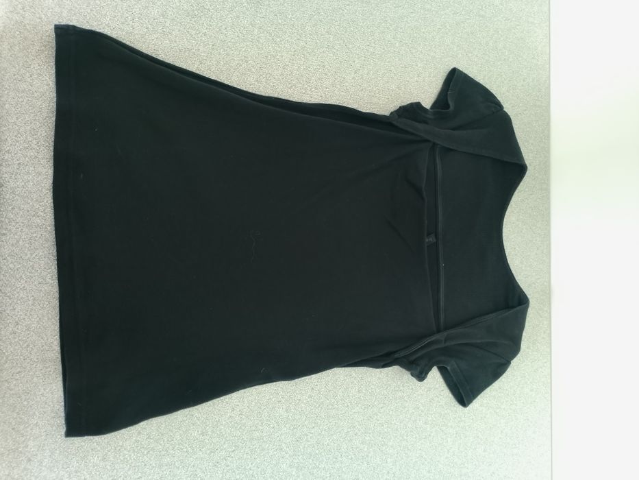 Czarna bluzka ciekawy dekolt