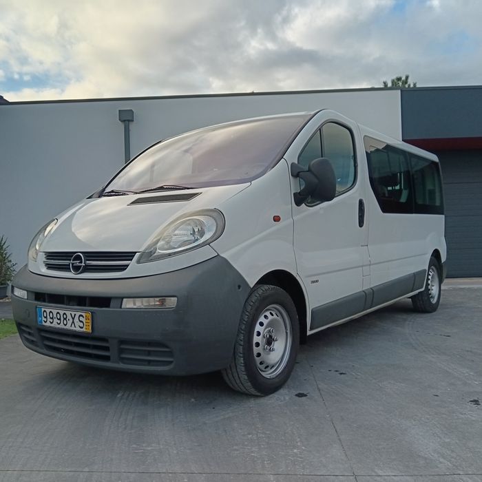 Opel Vivaro 9 lugares