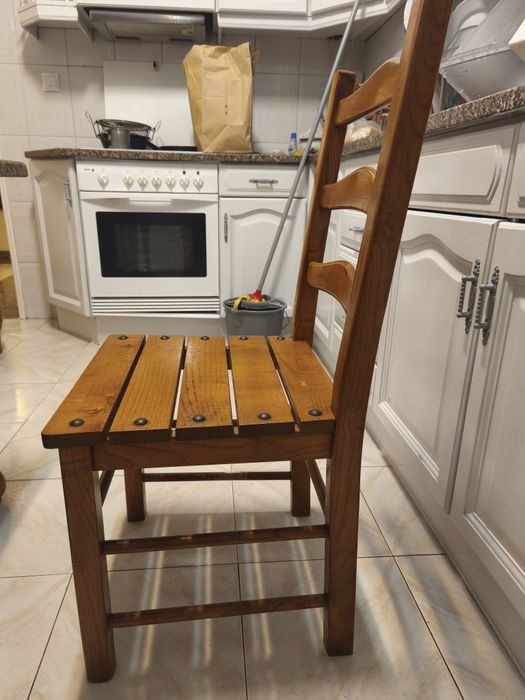 Mesa de cozinha e 4 cadeiras