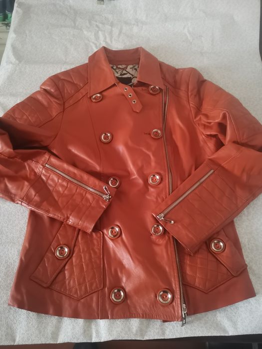 Куртка кожаная в в хорошем состоянии цвет рыжый на молнии размер 50