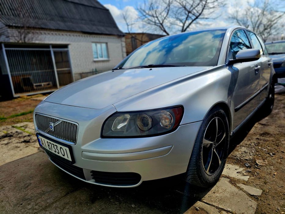Терміново продам надійний Volvo v50 1.6D