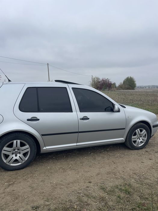 Гольф 4 1,4 16v 2003 року