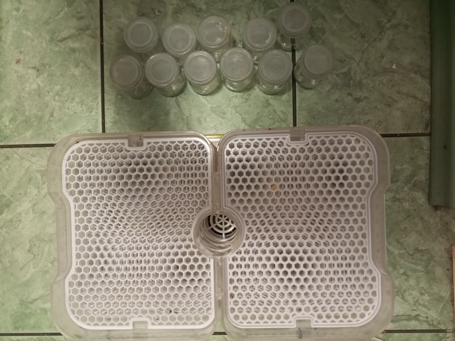 Suszarka do żywności np warzyw i grzybów.