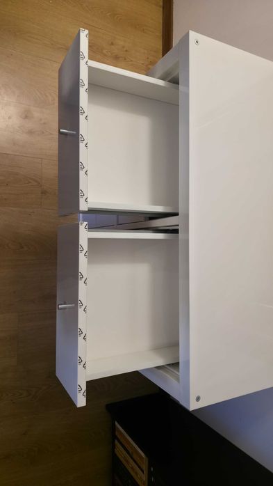 Armário branco de 8 gavetas