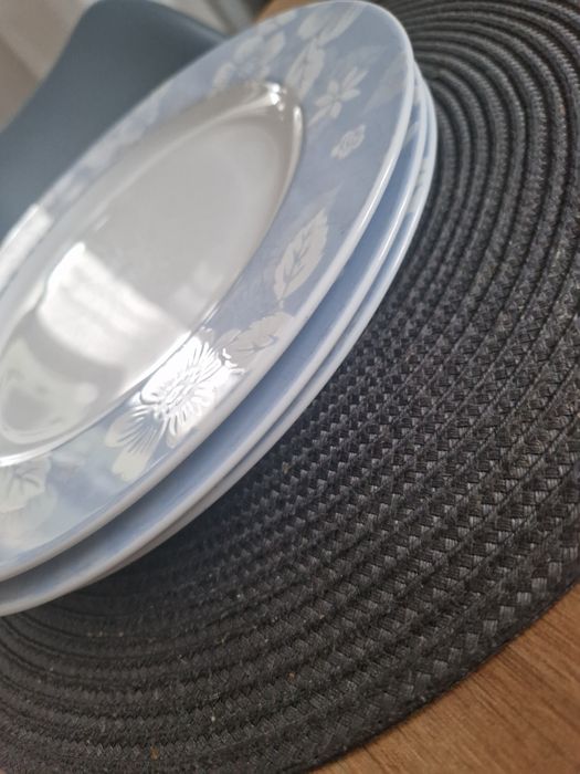 Prześliczne 3 duże talerze