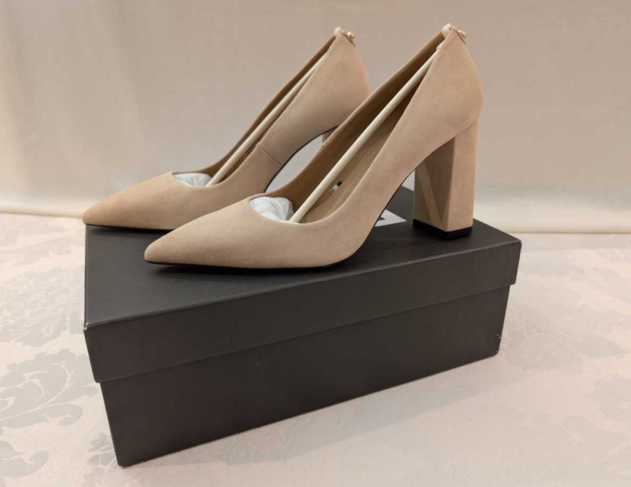 Sapatos BOSS em pele - NOVOS