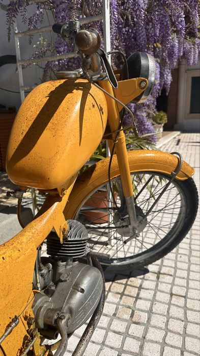 Motorizada classica antiga