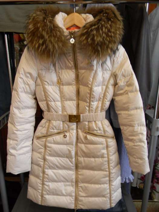 Пуховик жіночий, стан нового.