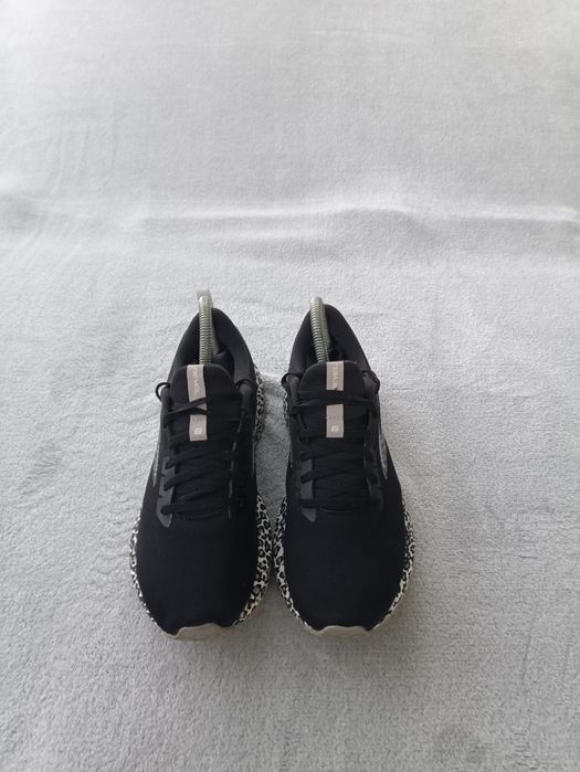 Женские кроссовки Brooks р40-40.5