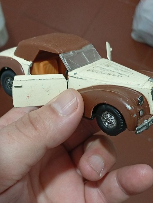 Carro Antigo Pequeno para colecção