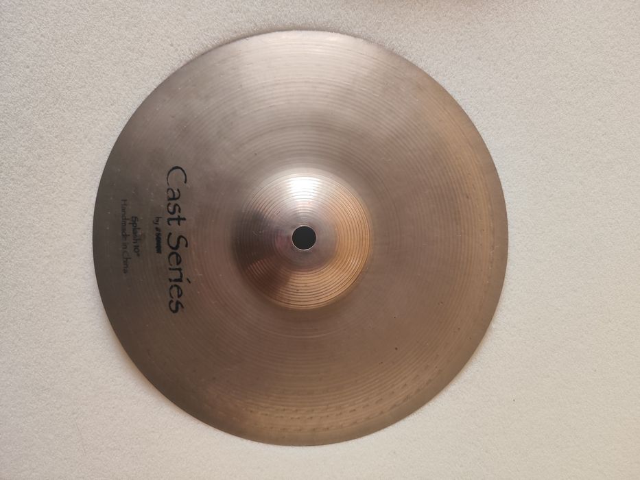 Pratos de bateria acústica
