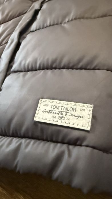 Продам сірий жилет Tom Tailor
