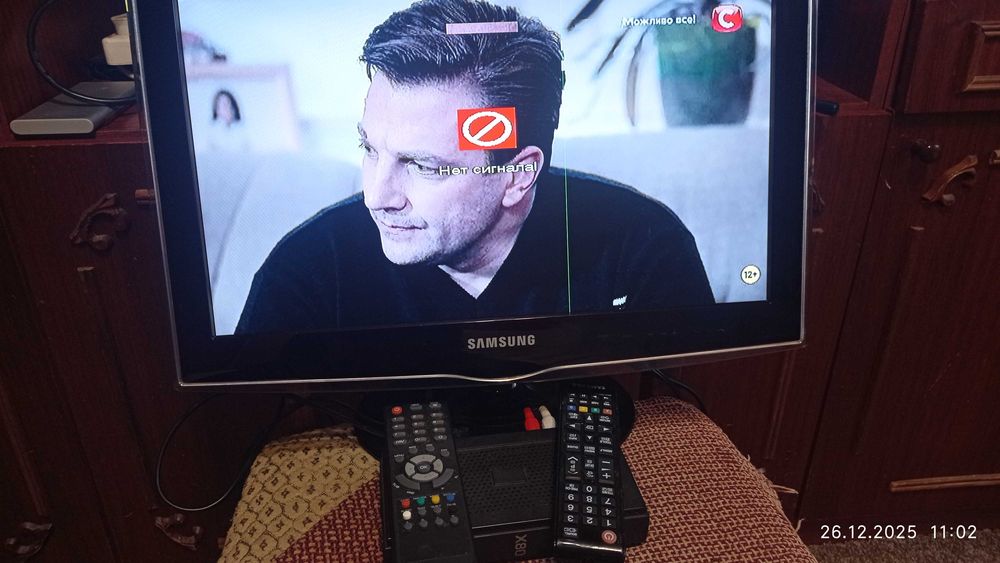 телевізор Самсунг 19 із тв спутн.тюнером