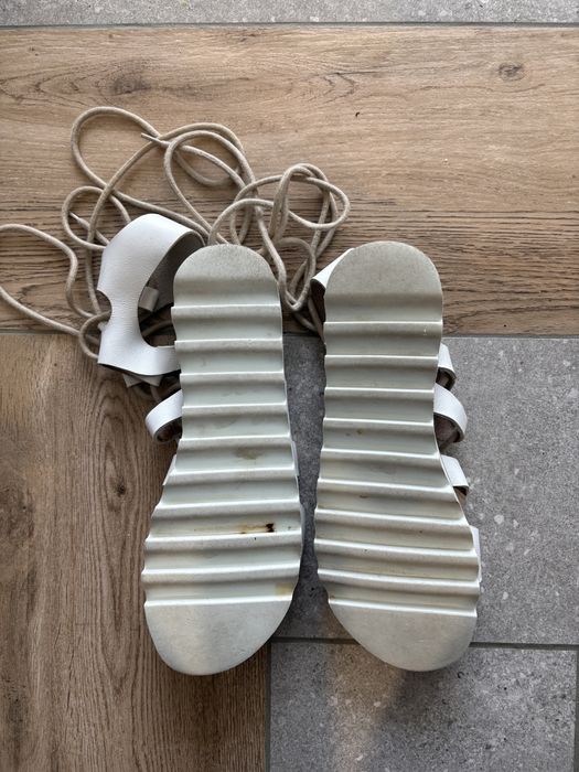 Босоніжки літні з завʼязками