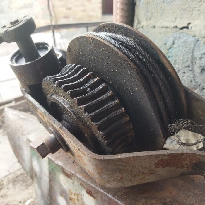 Продам Лебедка ссср