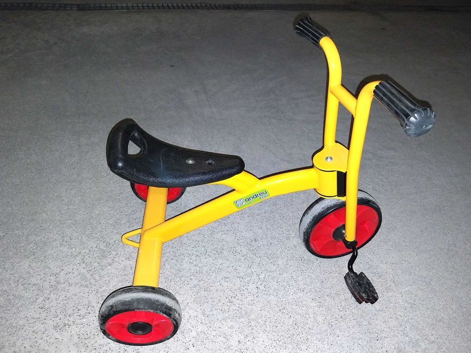 Triciclo criança