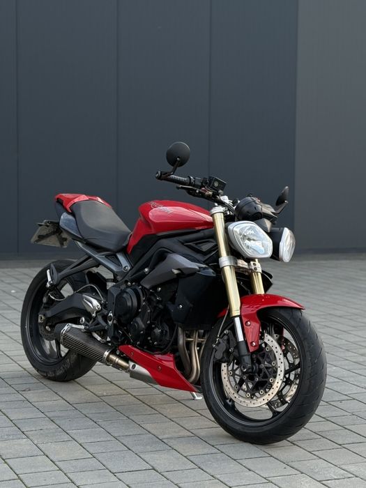 Triumph street triple 675 (2015)