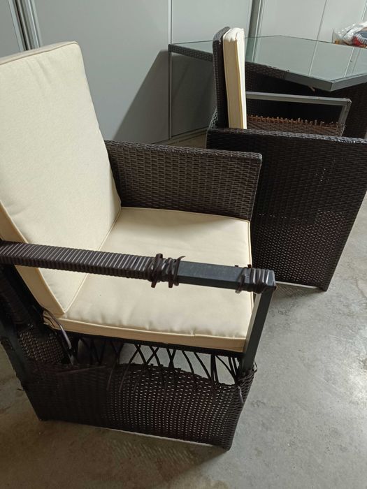 Cadeiras e mesa de jardim - Rattan sintético