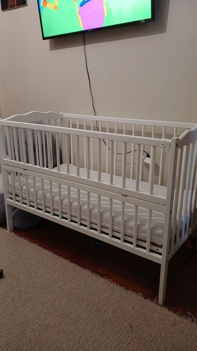 детская кроватка с маятником