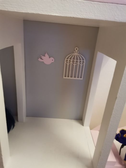 Drewniany domek dla lalek + mebelki