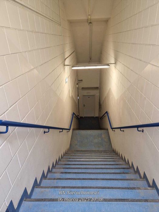 Wynajmę halę z biurami