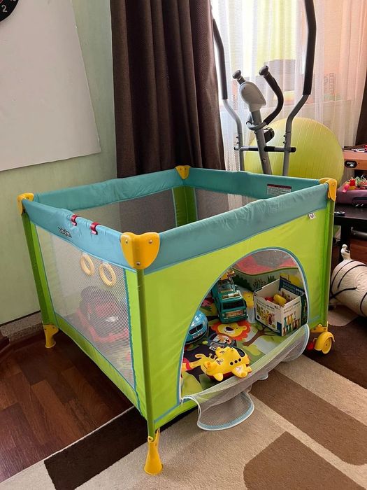 Дитячий манеж Babyton