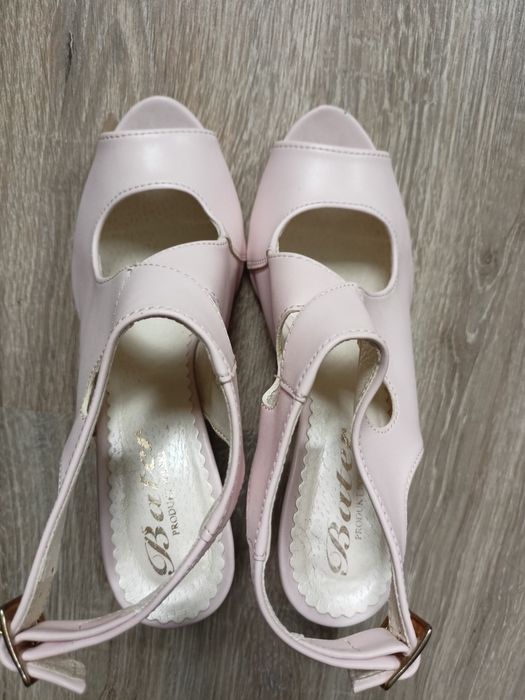 Buty na słupku 37 pudrowy róż