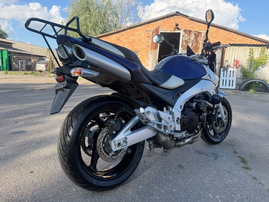 Продам мотоцикл SUZUKI GSR 600 A