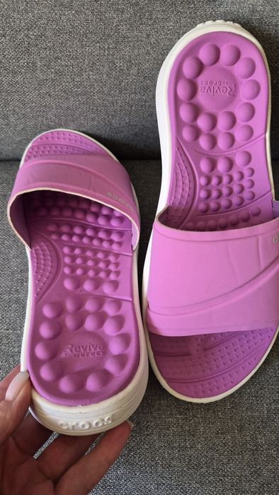 Продам шльопанці Crocs Reviva, W5, 35-36р.