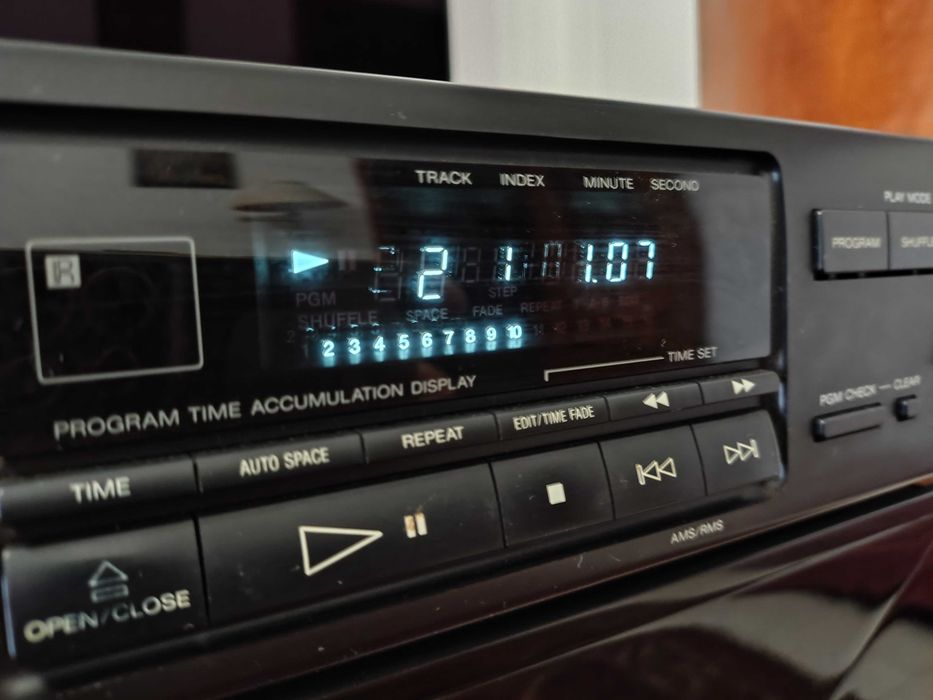 Leitor CD Sony CDP-M47 com comando