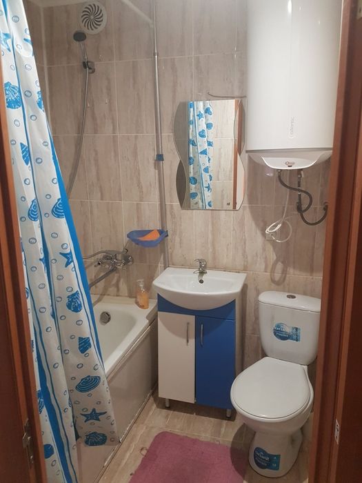 Сдам посуточно 2комн в центре.